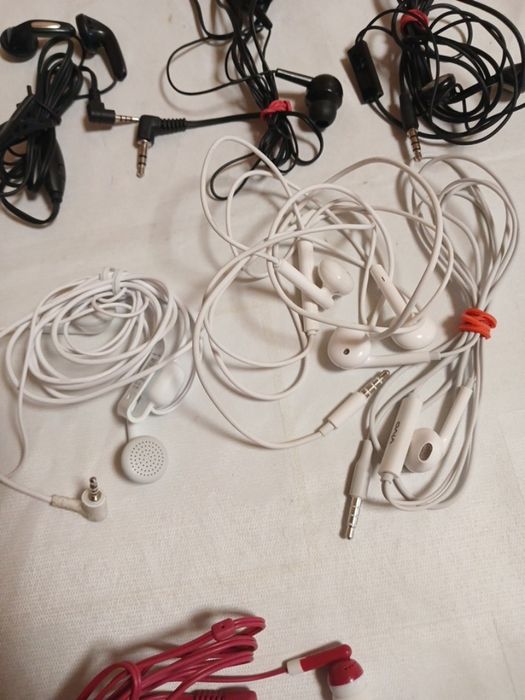 Навушники до телефону