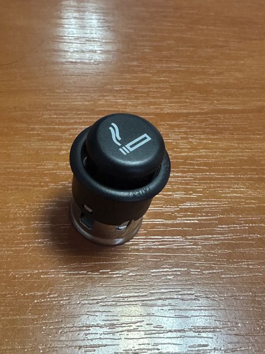Продаю прикурювач до Фольксвагена