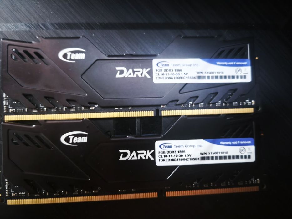 Оперативна пам'ять DDR3 16GB (2x8GB) 1866 MHz Dark Series