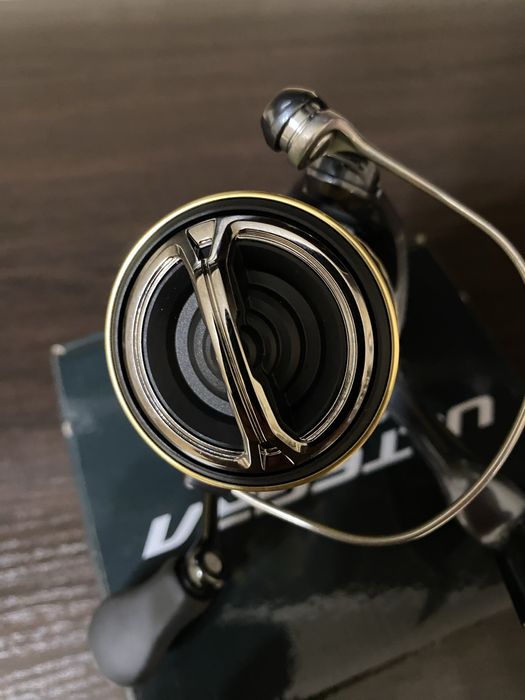 Продам котушку Shimano Ultegra FD 2500