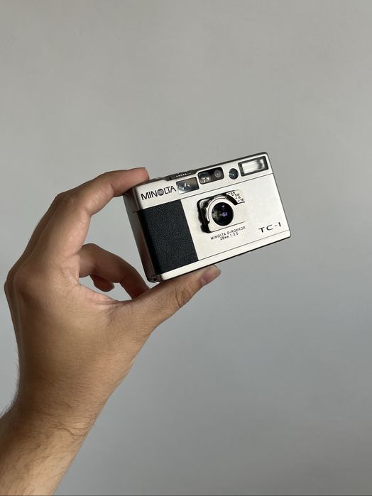 Minolta TC-1 28mm F3.5 найменша 35mm камера в світі