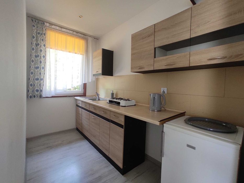 Domki Nad Tanwią, całoroczne z kominkami w sosnowym lesie na Roztoczu.