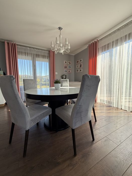 Stół okragły do salonu/pokoju