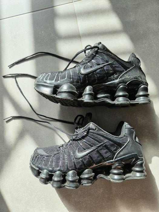 Buty Nike SHOX AR3566-002 czarne, rozmiar EUR 36