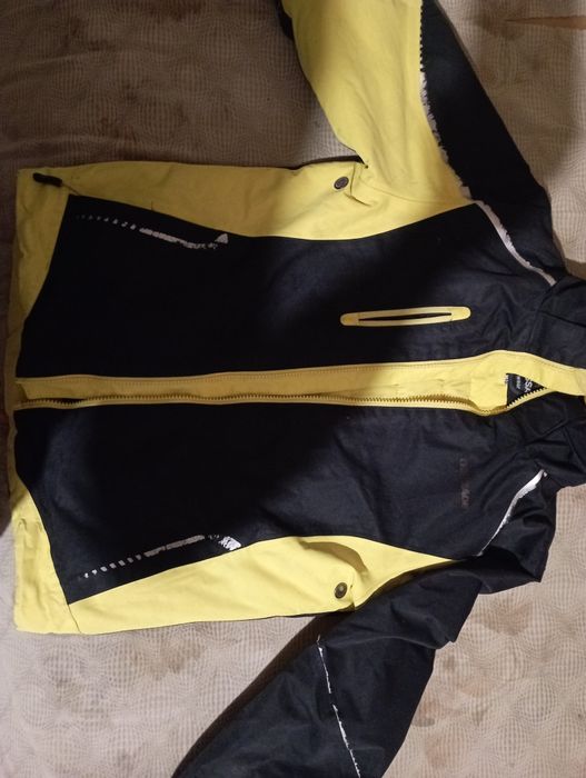 Курточка лыжная 7- 8 лет