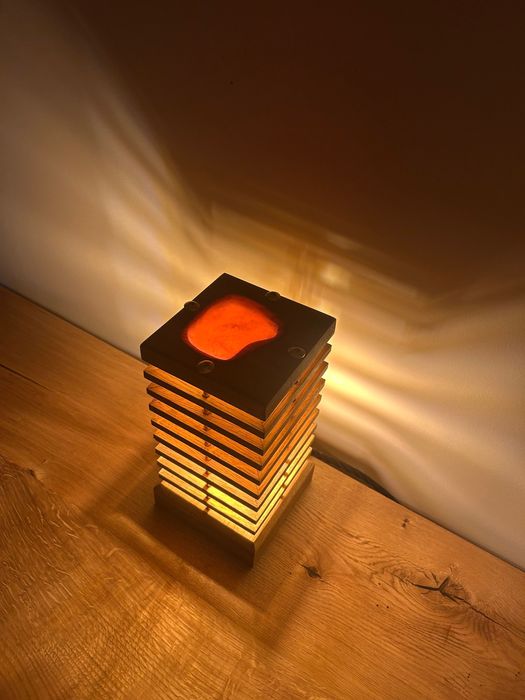 Ręcznie wykonana lampka – idealna do sypialni i salonu