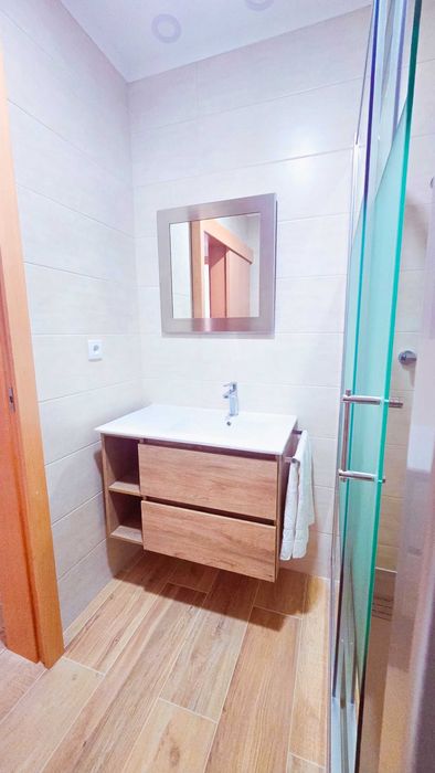 Aluga-se para férias T2 com piscina e arcondicionado de 15 Sembro a 30 Outubro