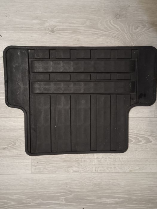 Продам гумові килимки для авто. 4шт