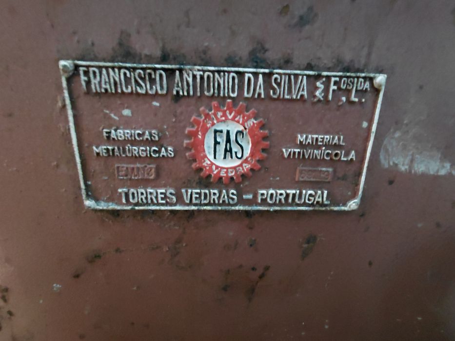 Esmagador de uva histórico