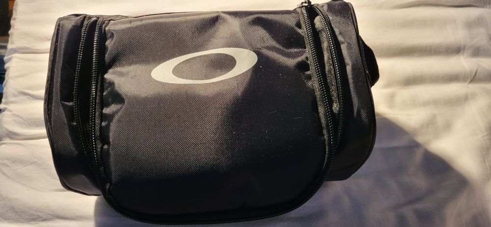 Gogle marki Okley jak nowe M