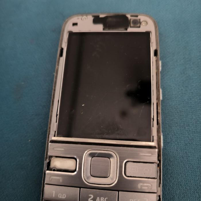Nokia E52 dwie sztuki uszkodzone na części zestaw telefon