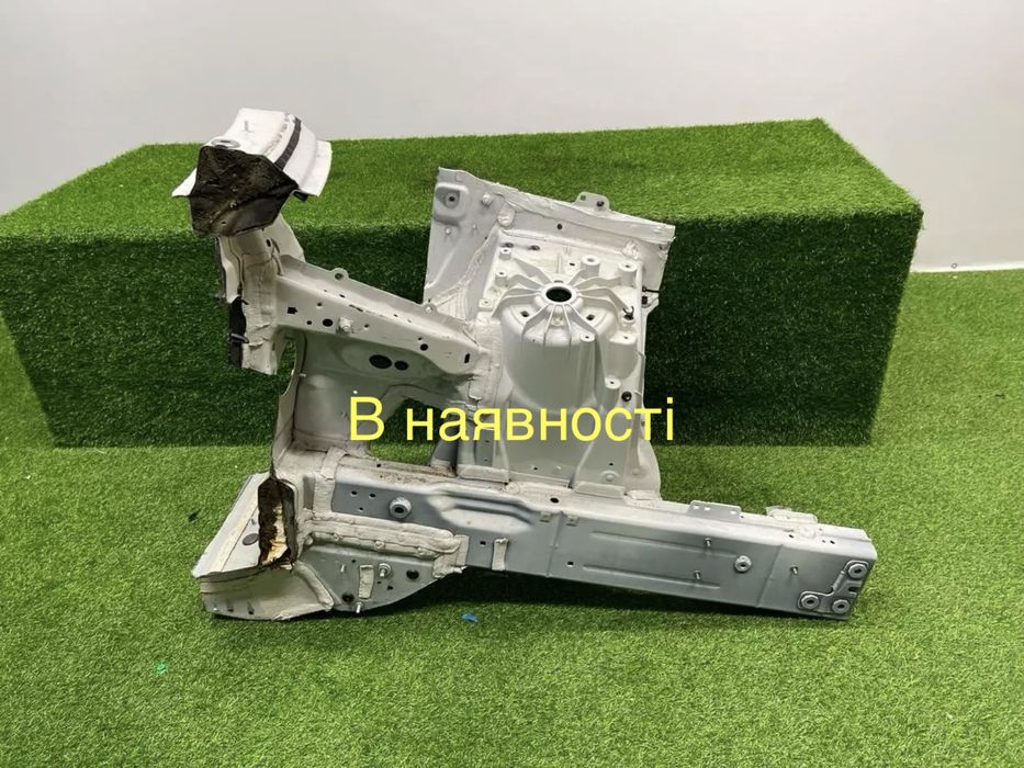 Передній лонжерон з частиною стакана X7 G07