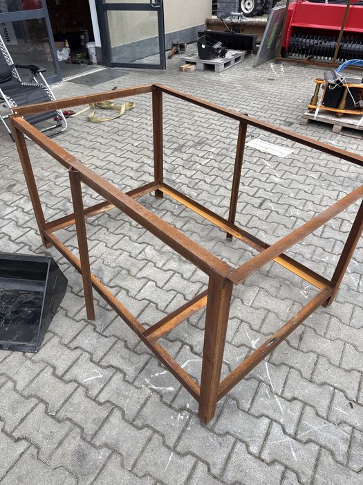Stelaz z katownika pod stol itp