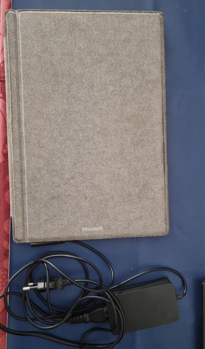 Portatil Microsoft surface pro - i5 7300U |  256 GB SSD | 8GB RAM | office 2021 |