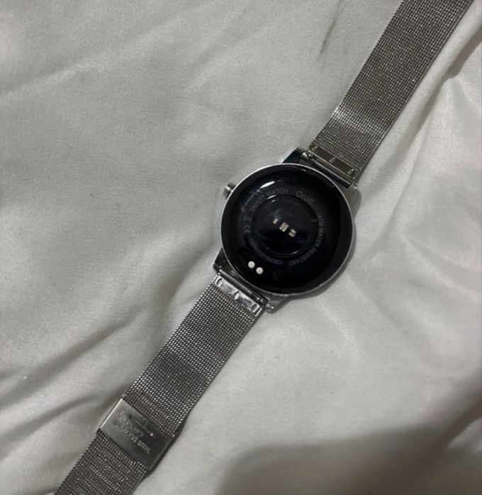 Smartwatch ONE com garantia e em bom estado