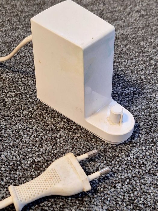 Ładowarka szczoteczki do zębów Braun 4728