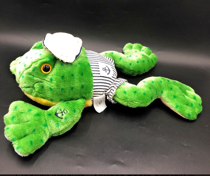 Лягушка плюшевая капитан Кроук от BOOTS