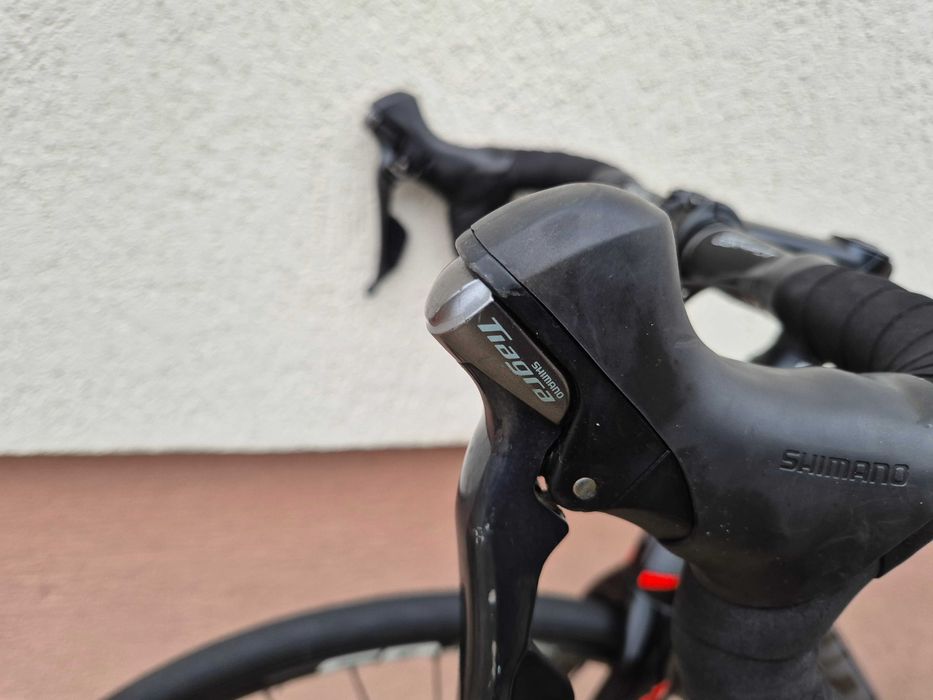 Rower szosowy full carbon Giant Defy Advanced disc, Shimano Tiagra