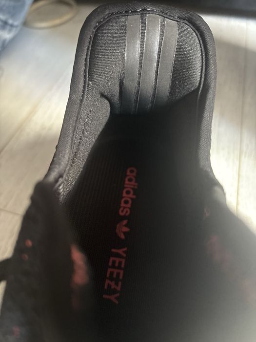 Yeezy 350 boost v2 red stripes