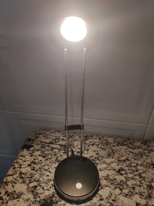 Candeeiro de secretária led extensível impecável