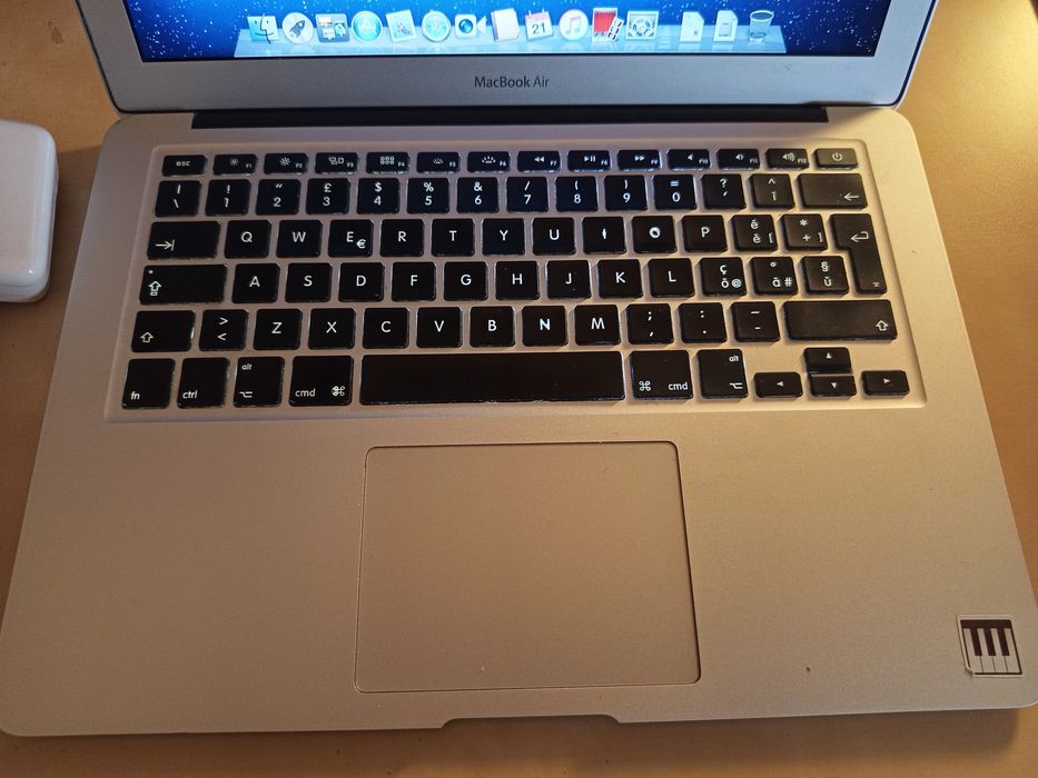 Computador Portátil MacBook Air 13 Com Intel  I5 Bateria até 4 Horas