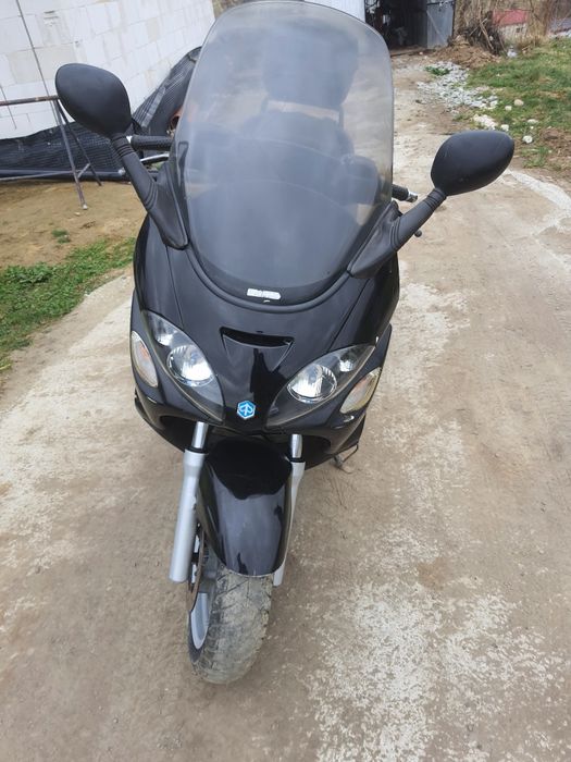 Skuter Piaggio X9