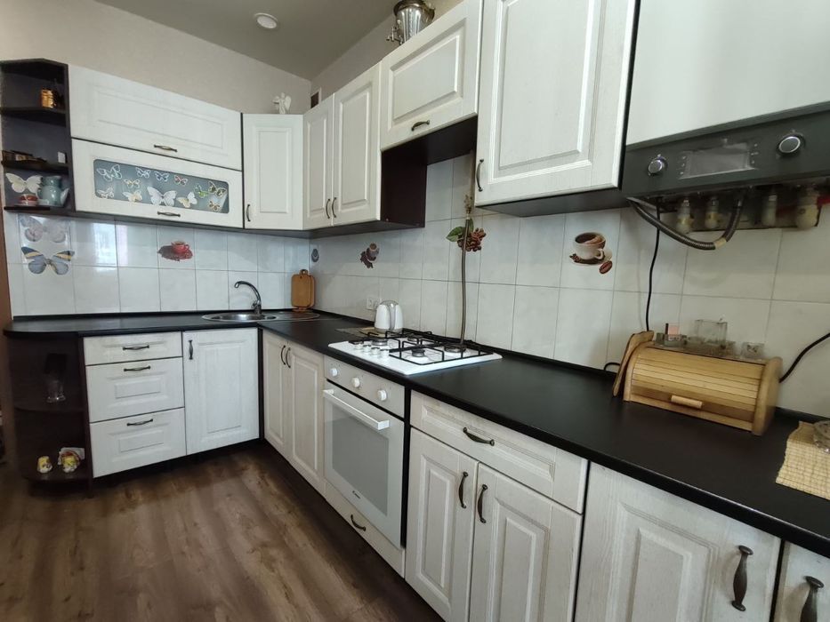 Однокімнатна квартира в Ірпені 40м2 . Район парк "Мама"