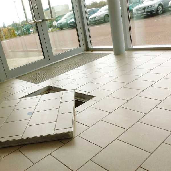 Tampa oculta + aro reforçado em aço galvanizado C250