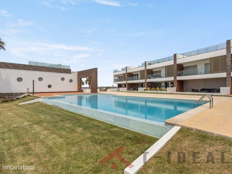 Moradia T4 - Primeira linha de Mar