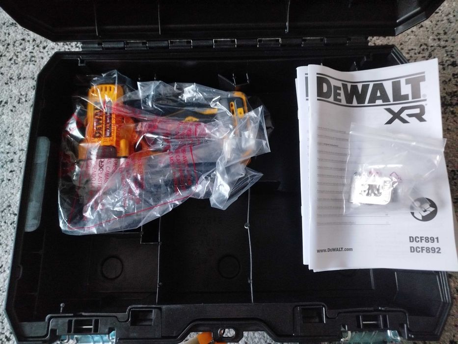 Klucz udarowy Dewalt dcf891nt/nowy