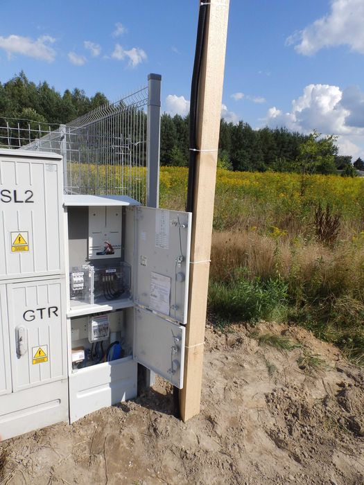 Elektryk , przyłącza , prowizorki budowlane , Usługi elektryczne