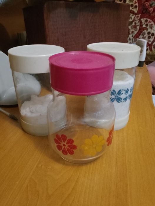 Набір металевих банок,кип'ятильник, черпак ,скляні банки для сипучих .