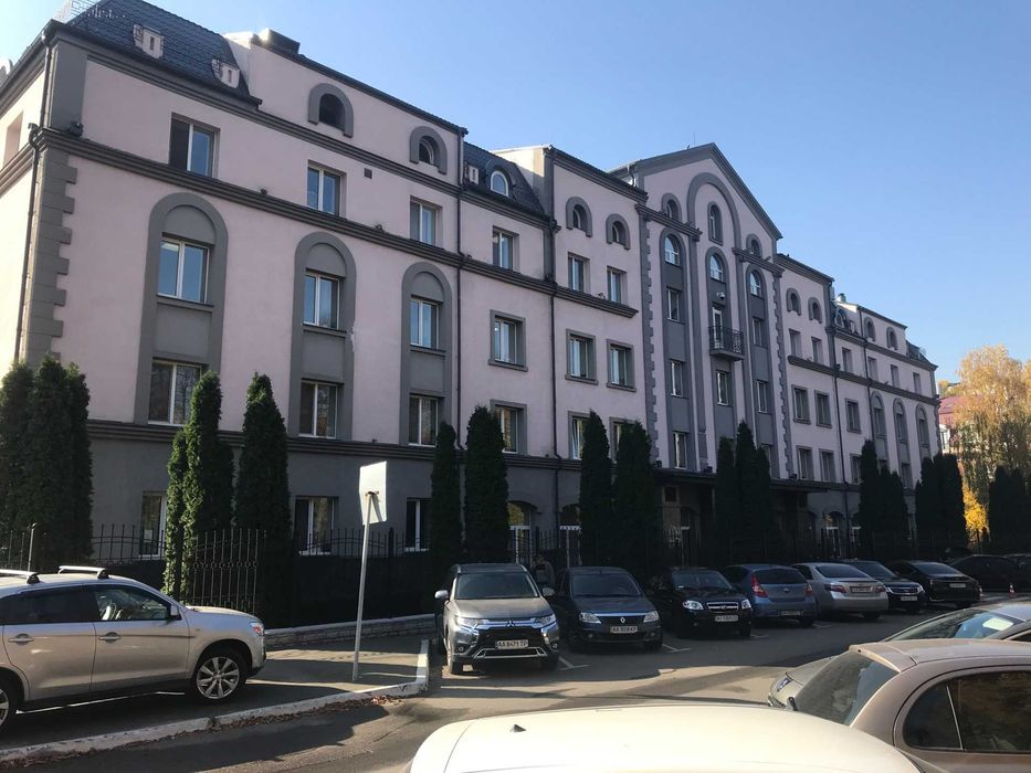 Продаж Бізнес-центру "ОЧАКІВСЬКІЙ", м. Київ