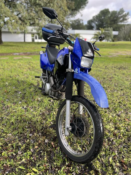 Mega YAMAHA XT600E