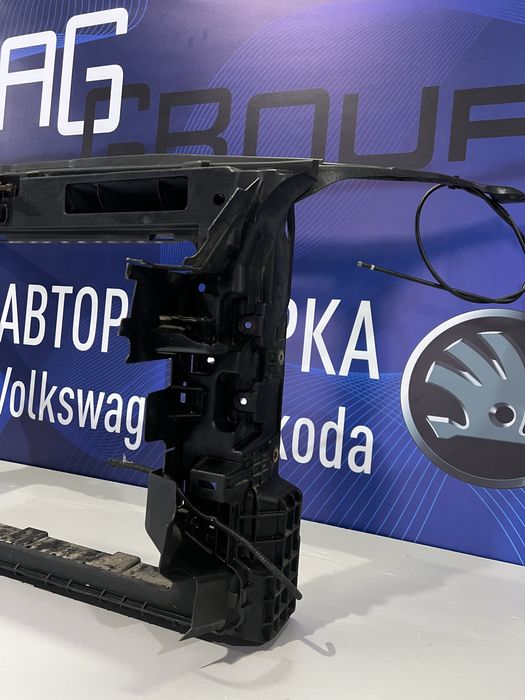 Передня панель радіаторів Шкода Фабія 2 2010-2014 рік .Телевізор Skoda