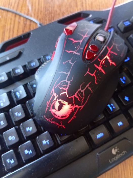 Ігрова клавіатура Logitech G105