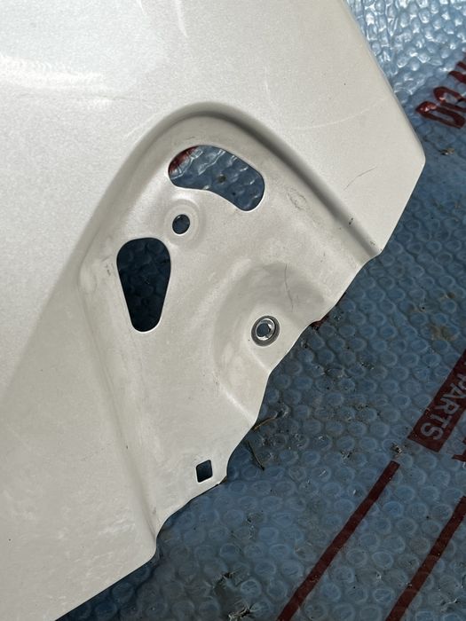 TOYOTA PRIUS IV błotnik przedni