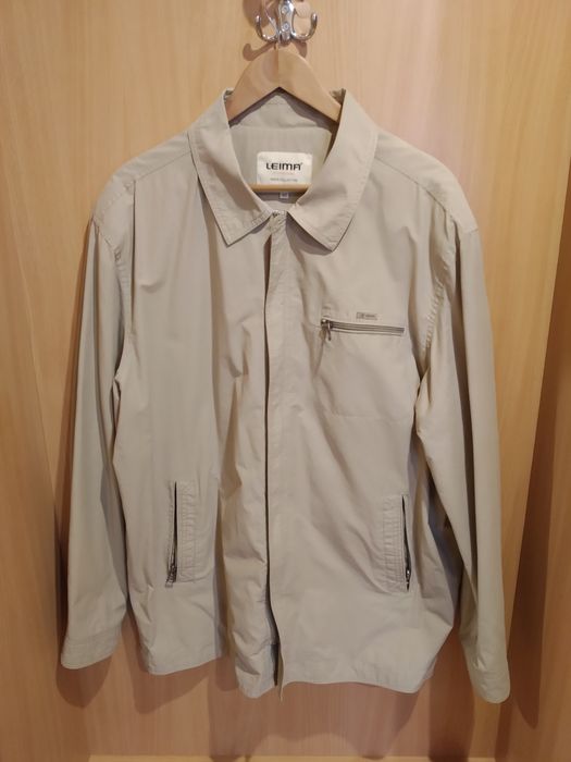 Продам весеннюю мужскую куртку