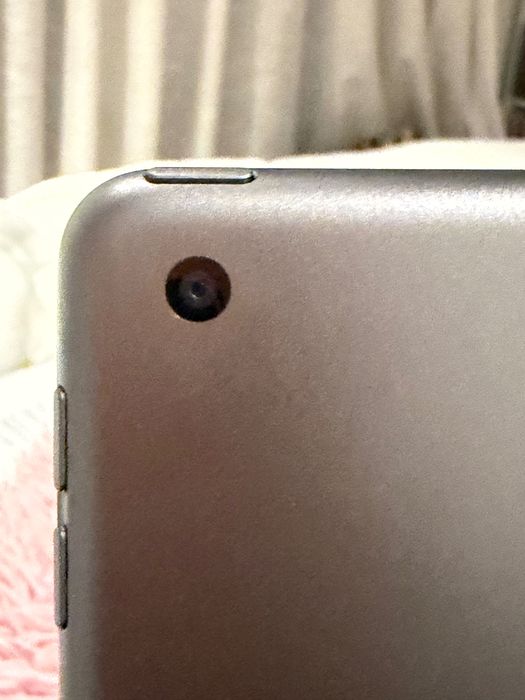 Apple - iPad 9ª Geração APPLE - 10.2'' - 64 GB - Wi-Fi - Cinzento)