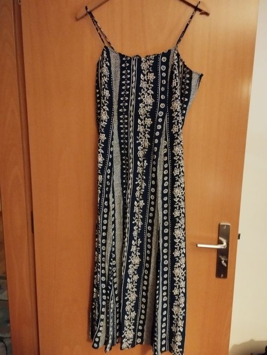 Vestido comprido azul e branco