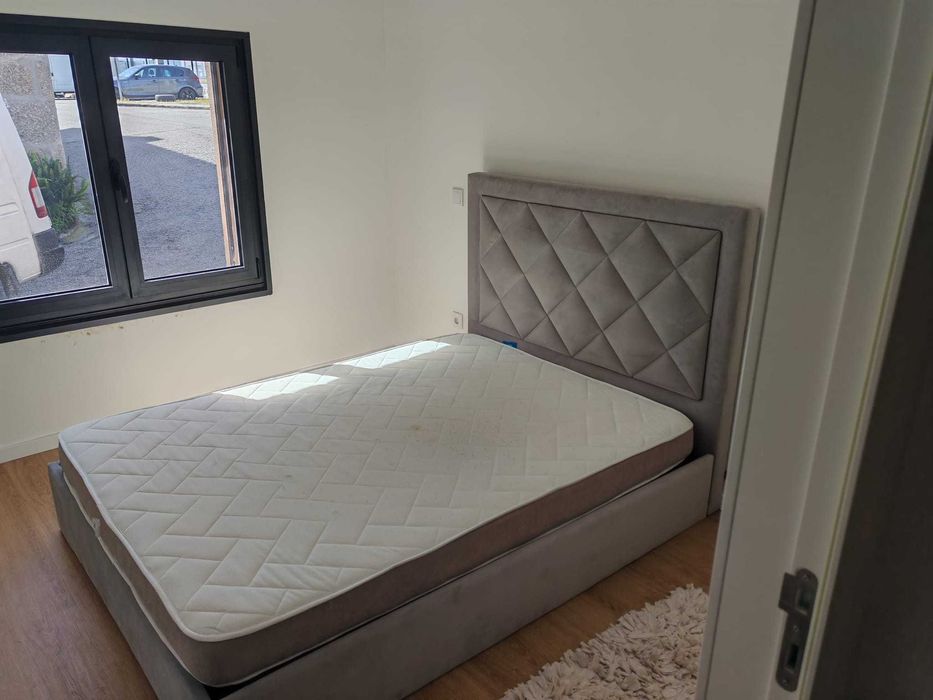 Moradia T2  , remodelada e mobilada