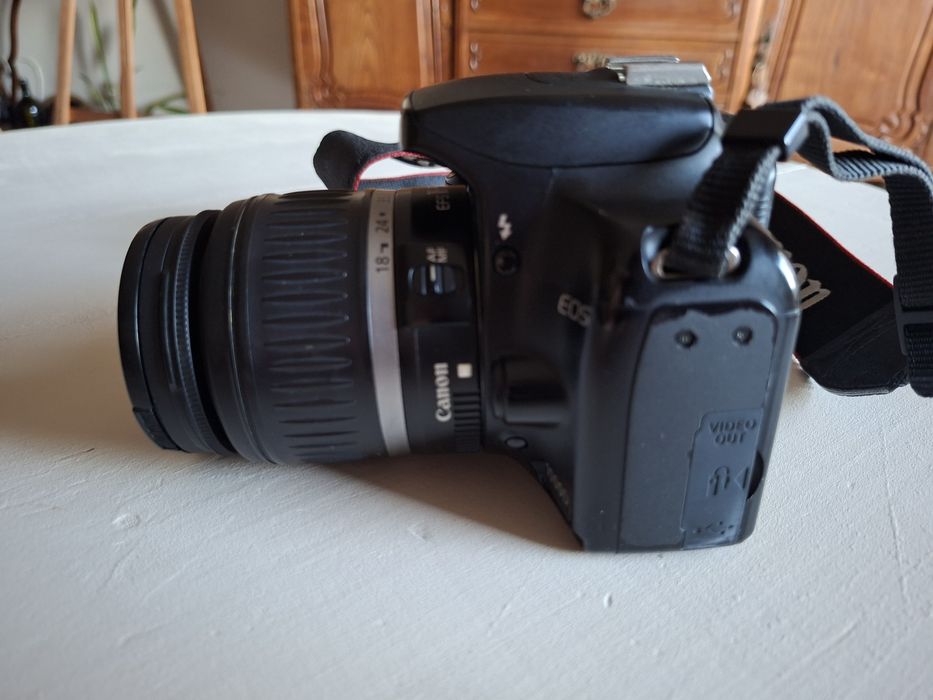 Canon EOS 1000D + Lente 18-55mm