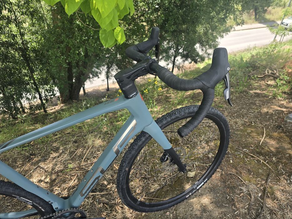 Bicicleta carbono de gravel m 11x1v