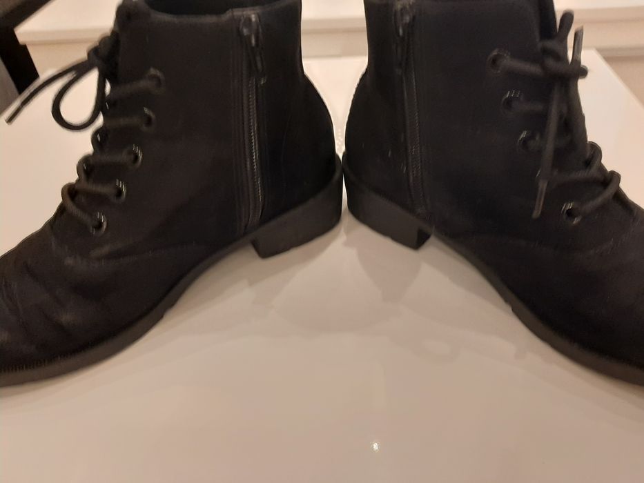 Buty Botki dla dziewczynki w rozmiarze 35cm