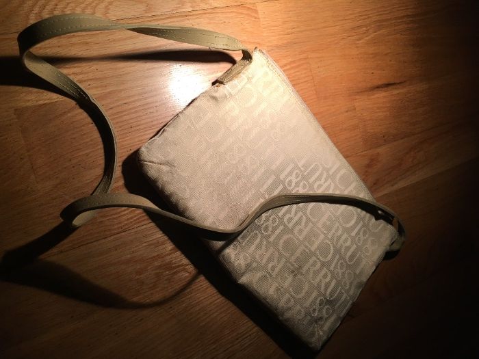 Mala toillete senhora, clutch branca, Cerruti 1881