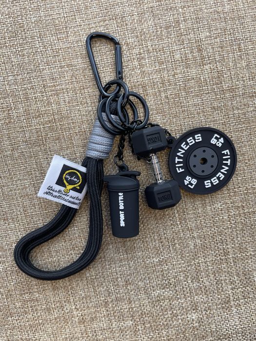 Брелок з гантелею