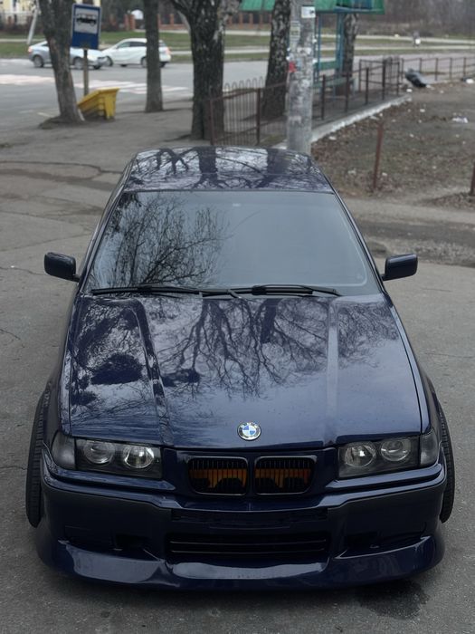 Продам BMW E36.