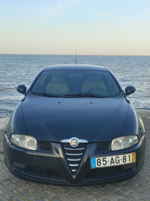Alfa Romeo GT imaculado/ Aceito retomas