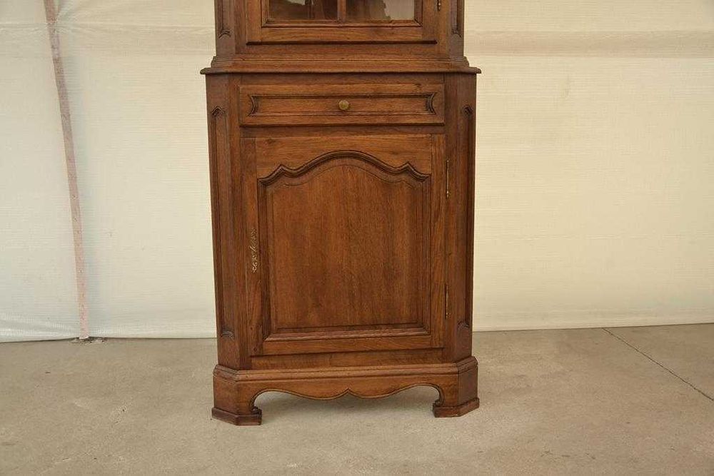 stylowa narożna witryna