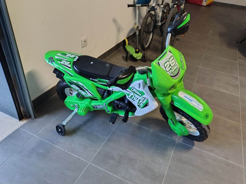 Mota elétrica criança